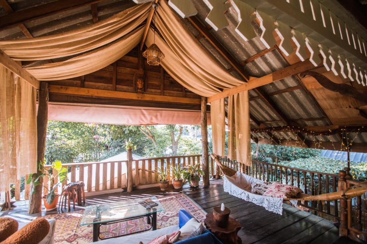 The Antique Riverside Resort Ban Pong  Buitenkant foto