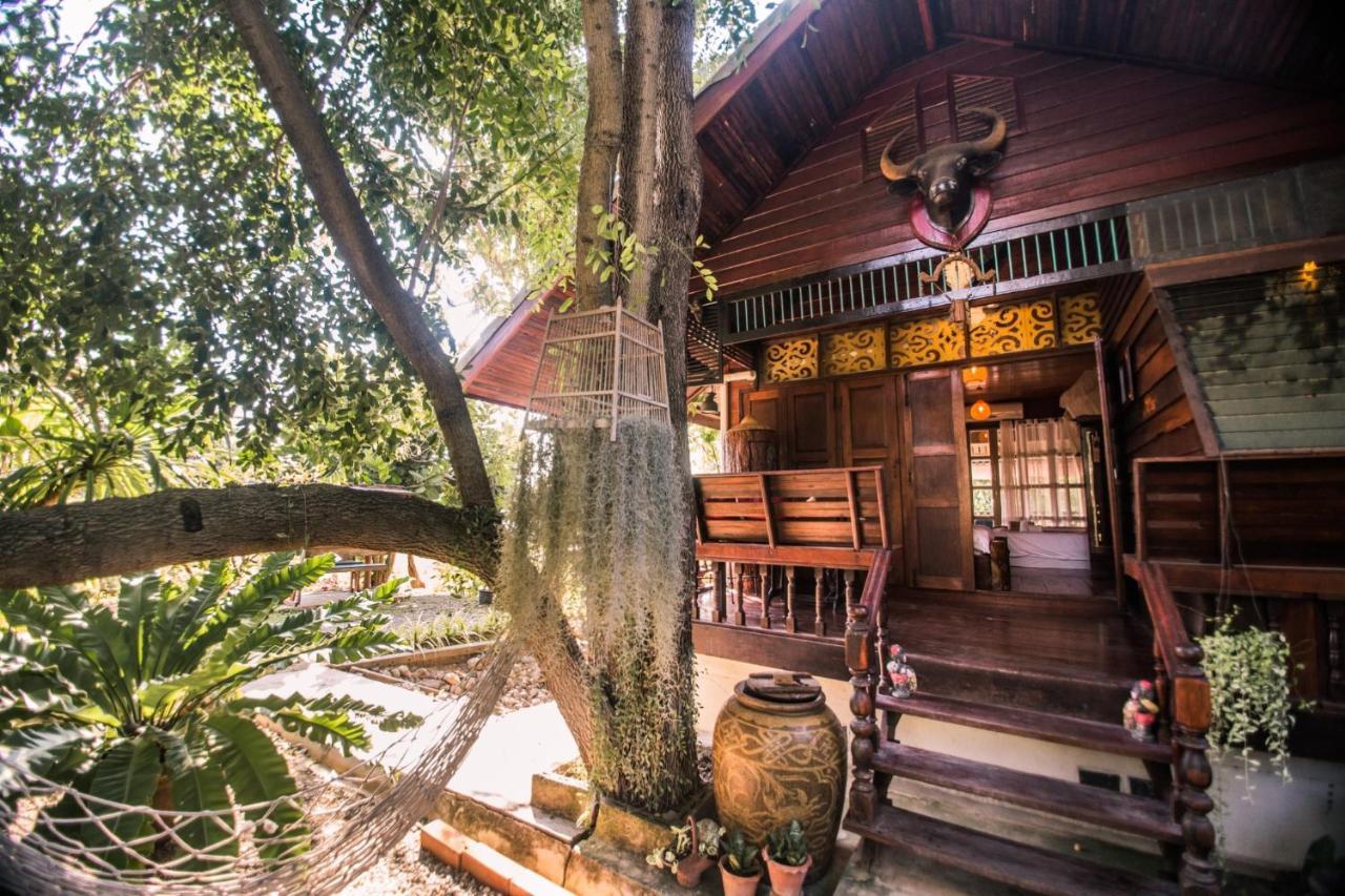 The Antique Riverside Resort Ban Pong  Buitenkant foto
