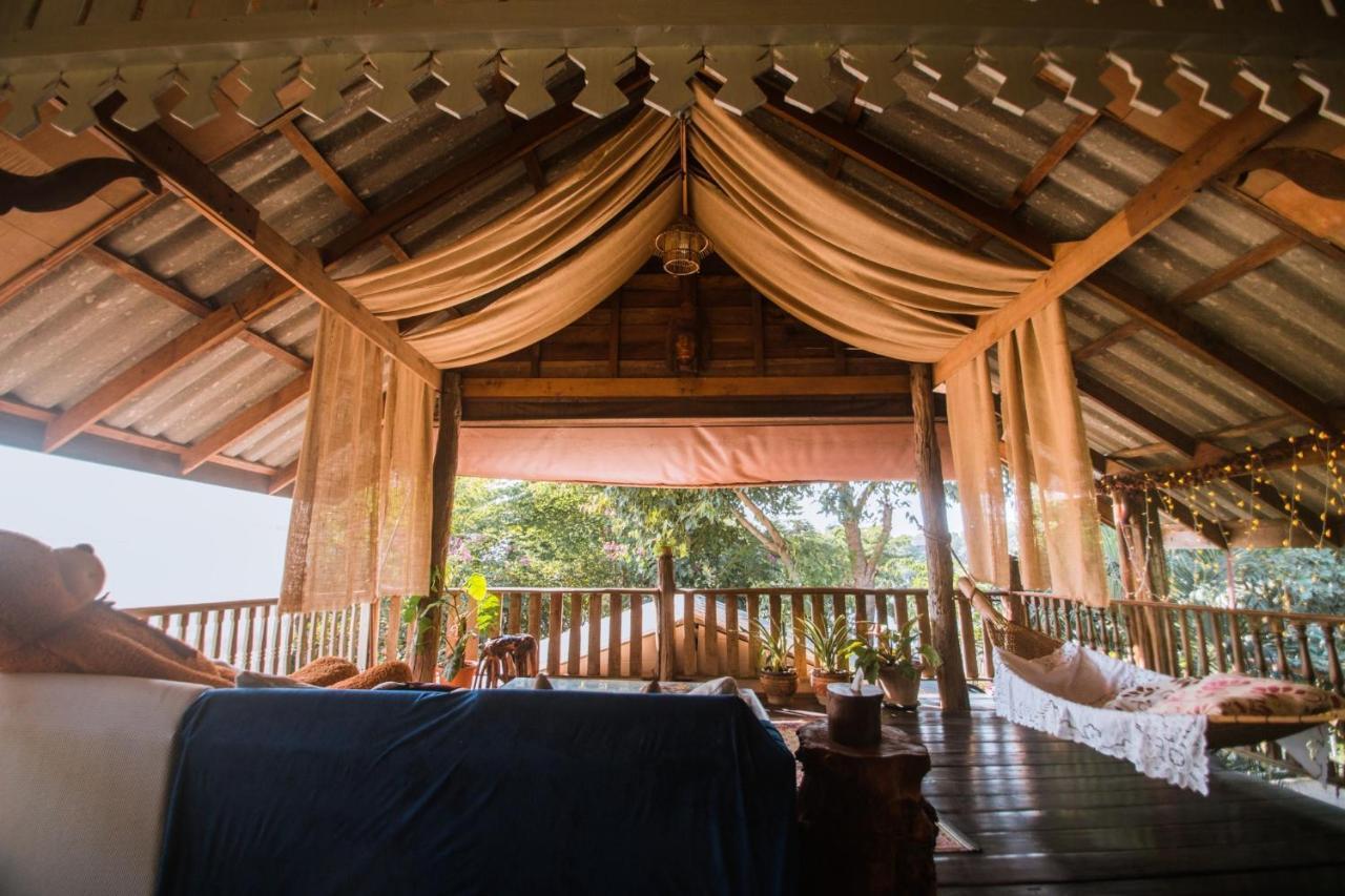 The Antique Riverside Resort Ban Pong  Buitenkant foto
