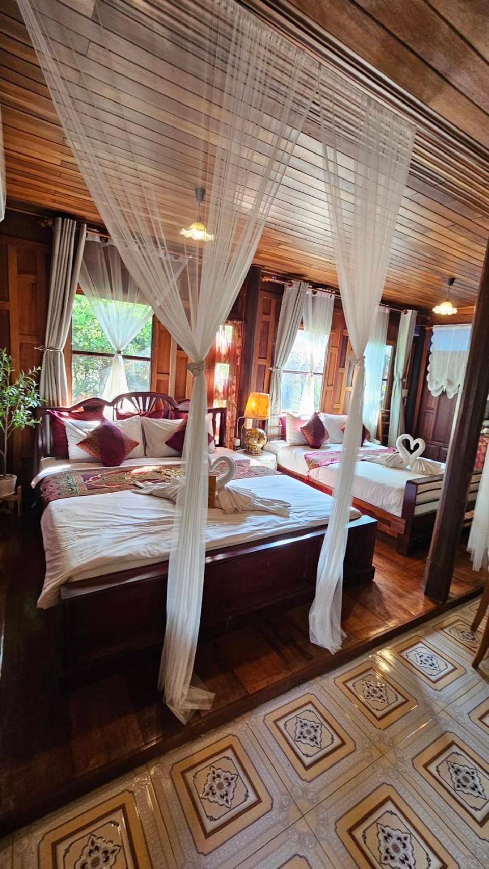 The Antique Riverside Resort Ban Pong  Buitenkant foto