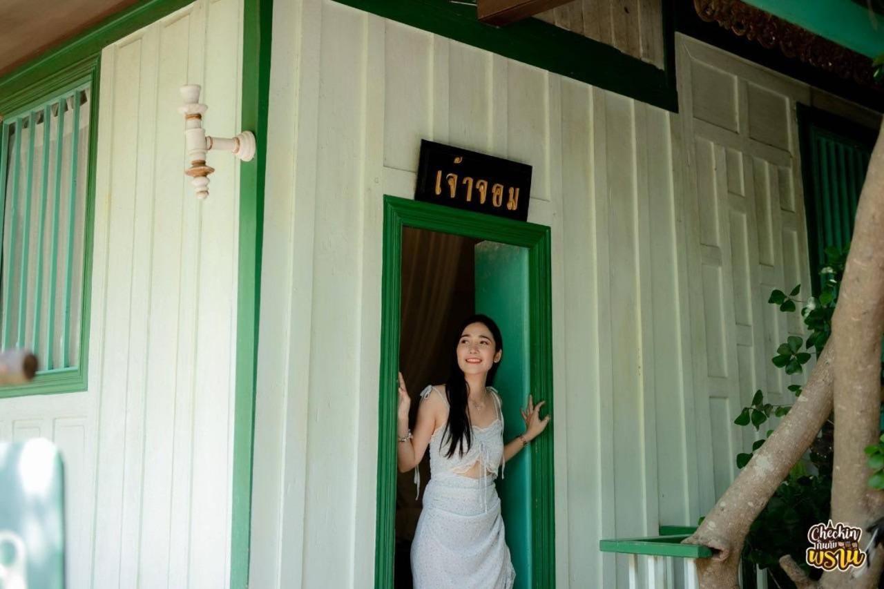 The Antique Riverside Resort Ban Pong  Buitenkant foto