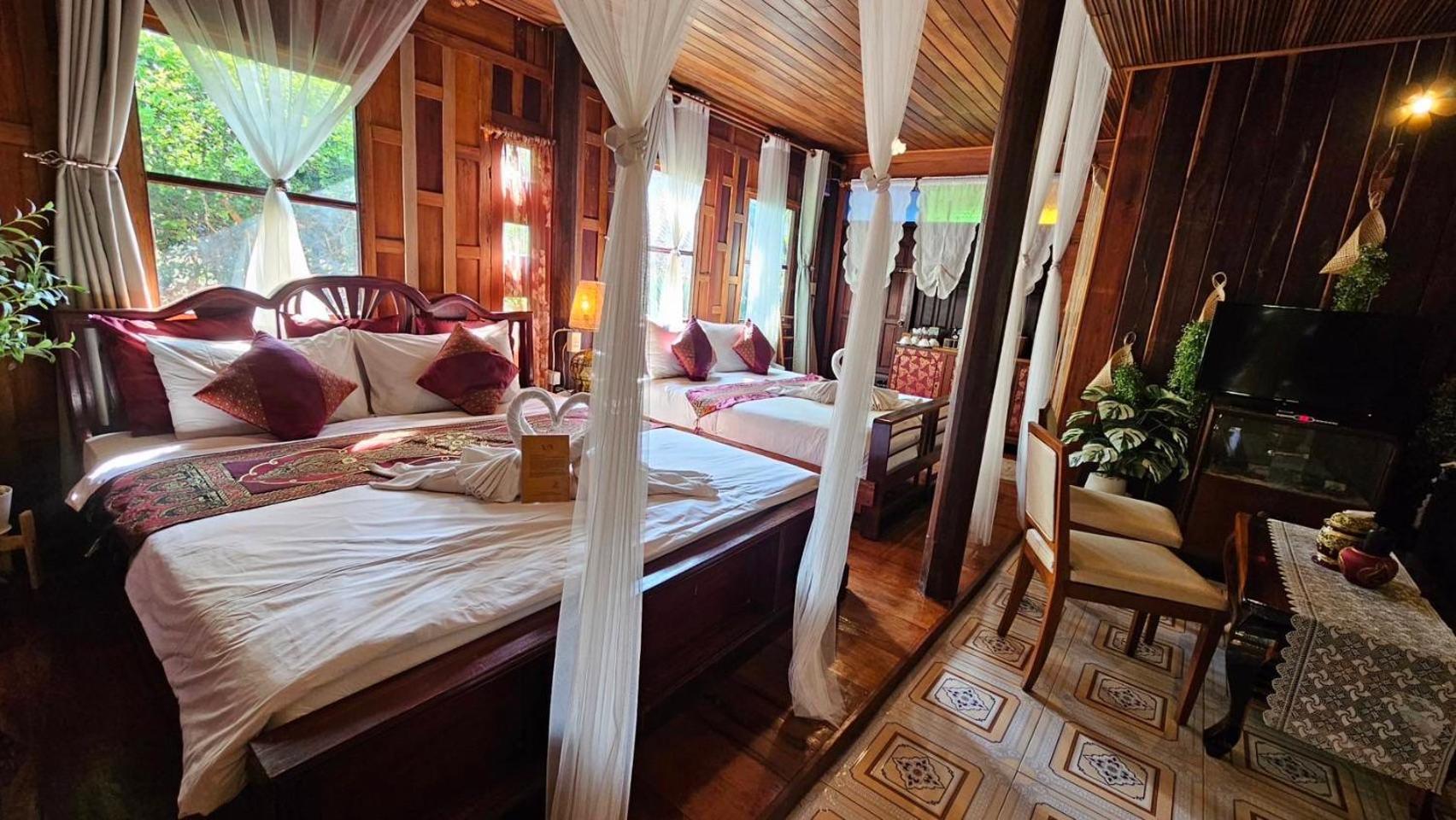 The Antique Riverside Resort Ban Pong  Buitenkant foto