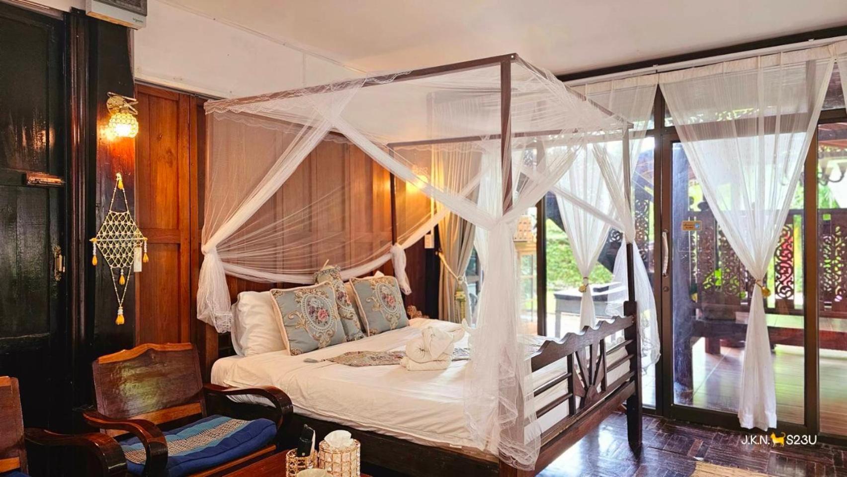 The Antique Riverside Resort Ban Pong  Buitenkant foto