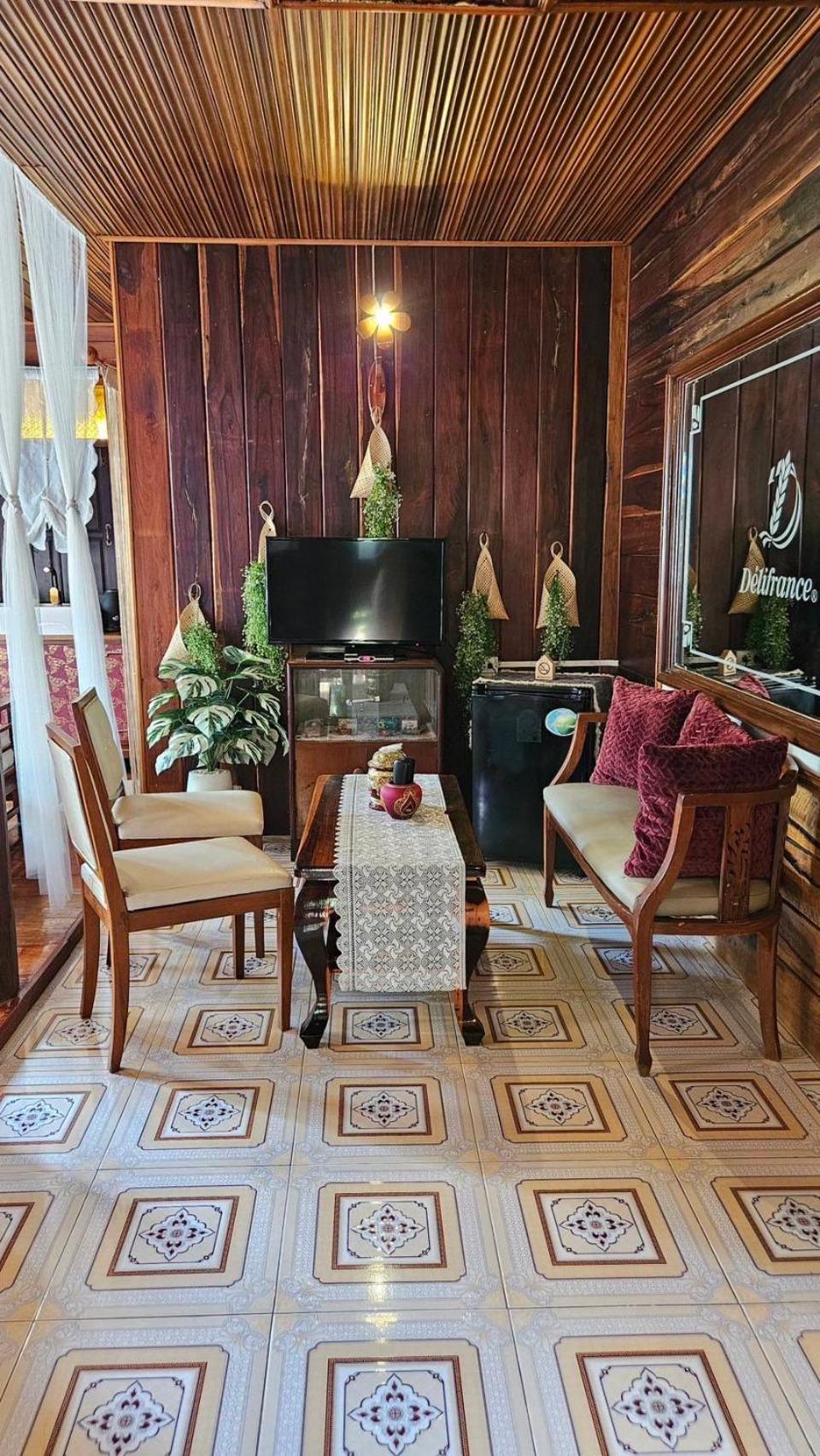 The Antique Riverside Resort Ban Pong  Buitenkant foto