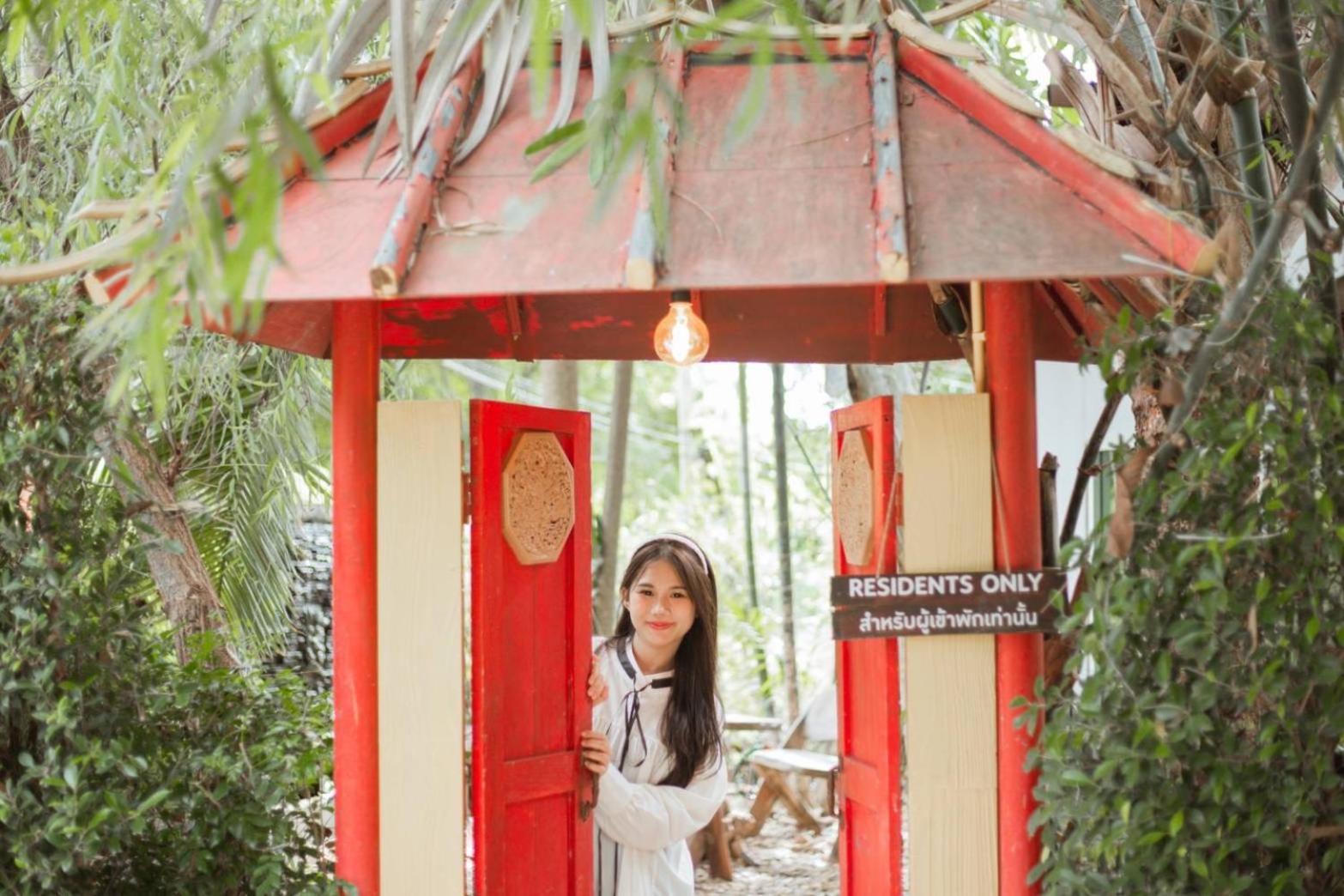 The Antique Riverside Resort Ban Pong  Buitenkant foto