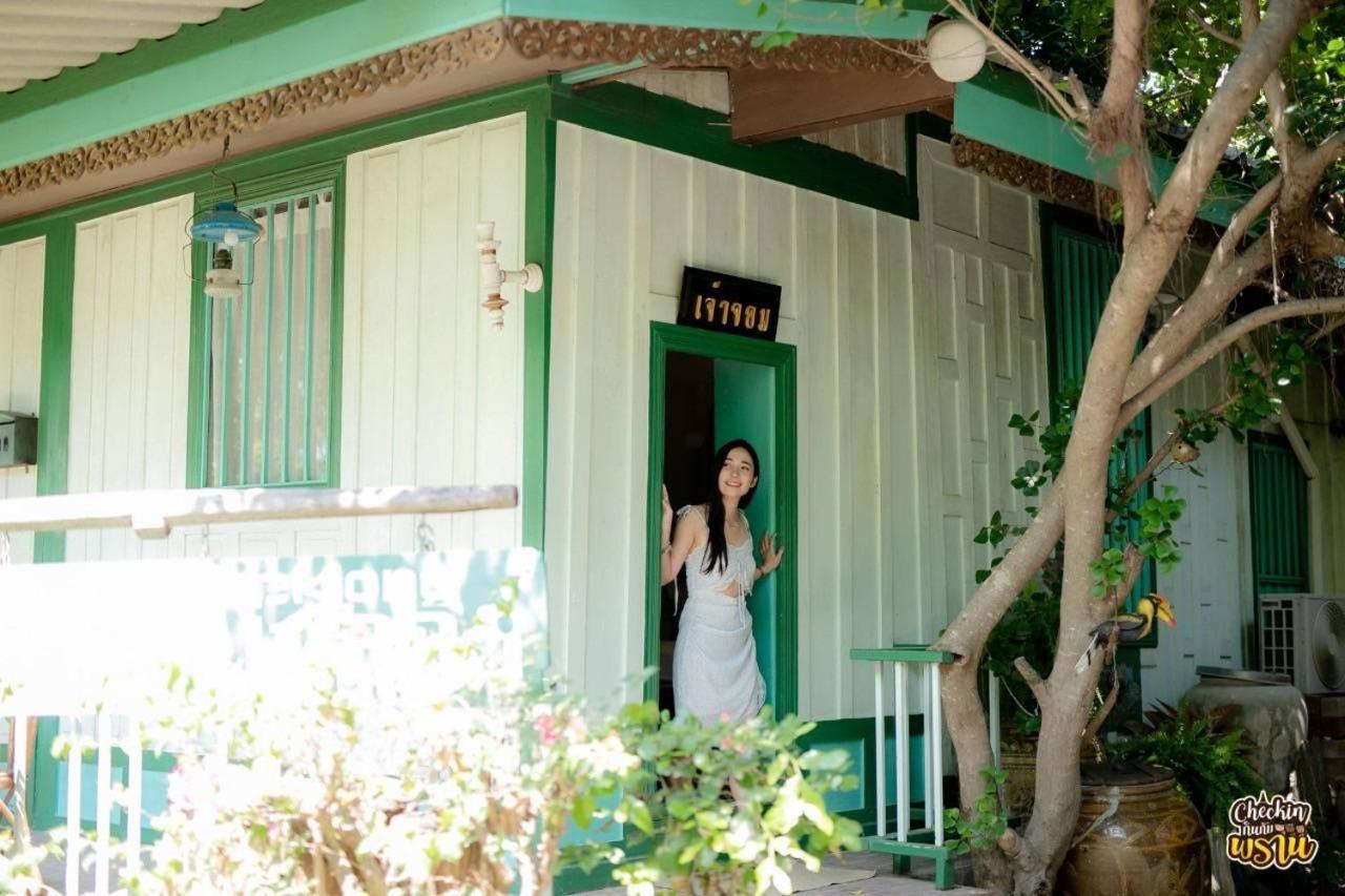 The Antique Riverside Resort Ban Pong  Buitenkant foto