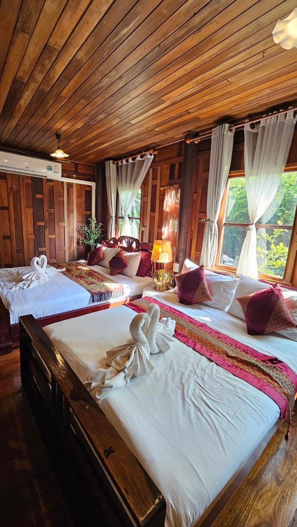 The Antique Riverside Resort Ban Pong  Buitenkant foto