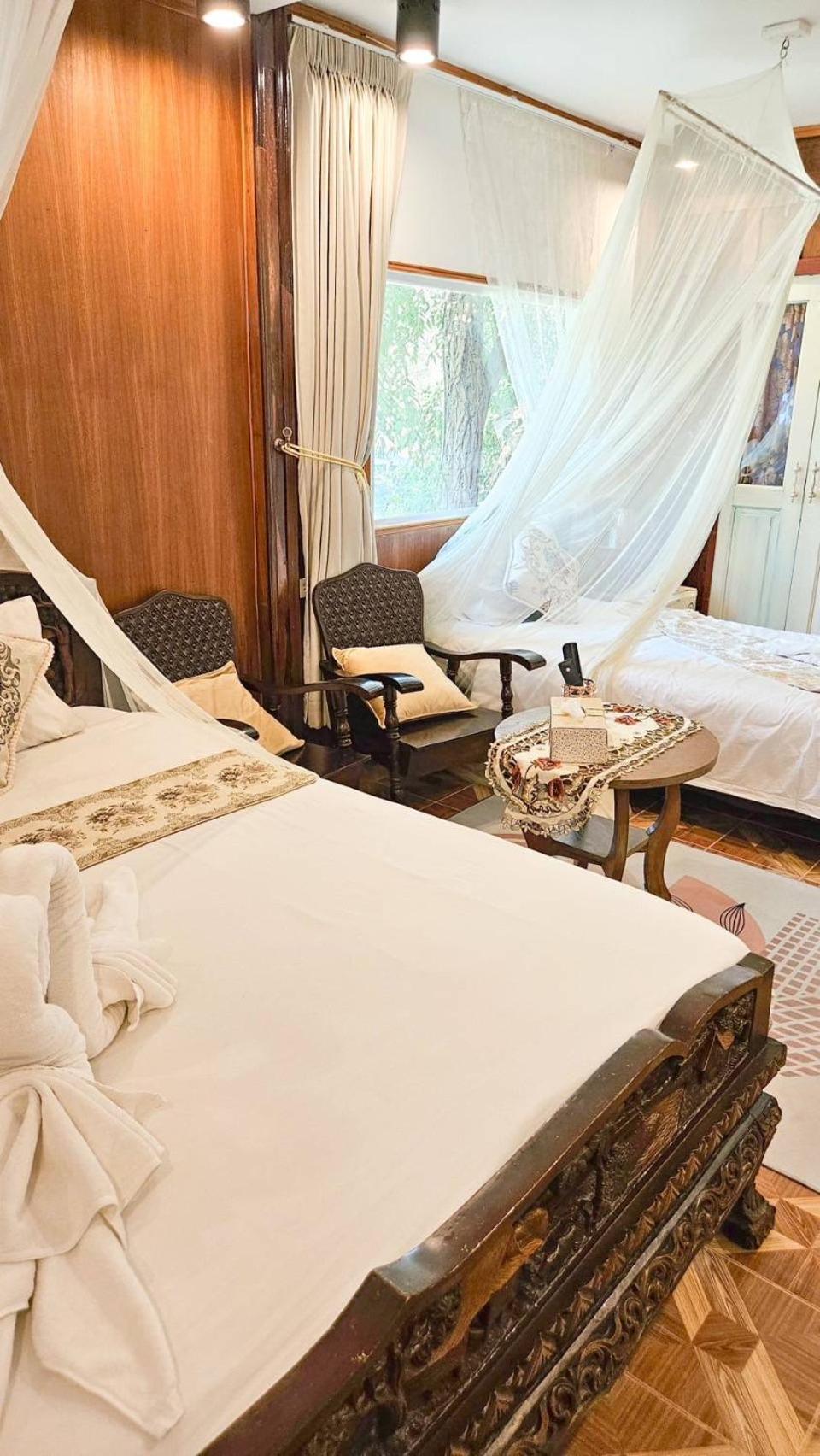 The Antique Riverside Resort Ban Pong  Buitenkant foto