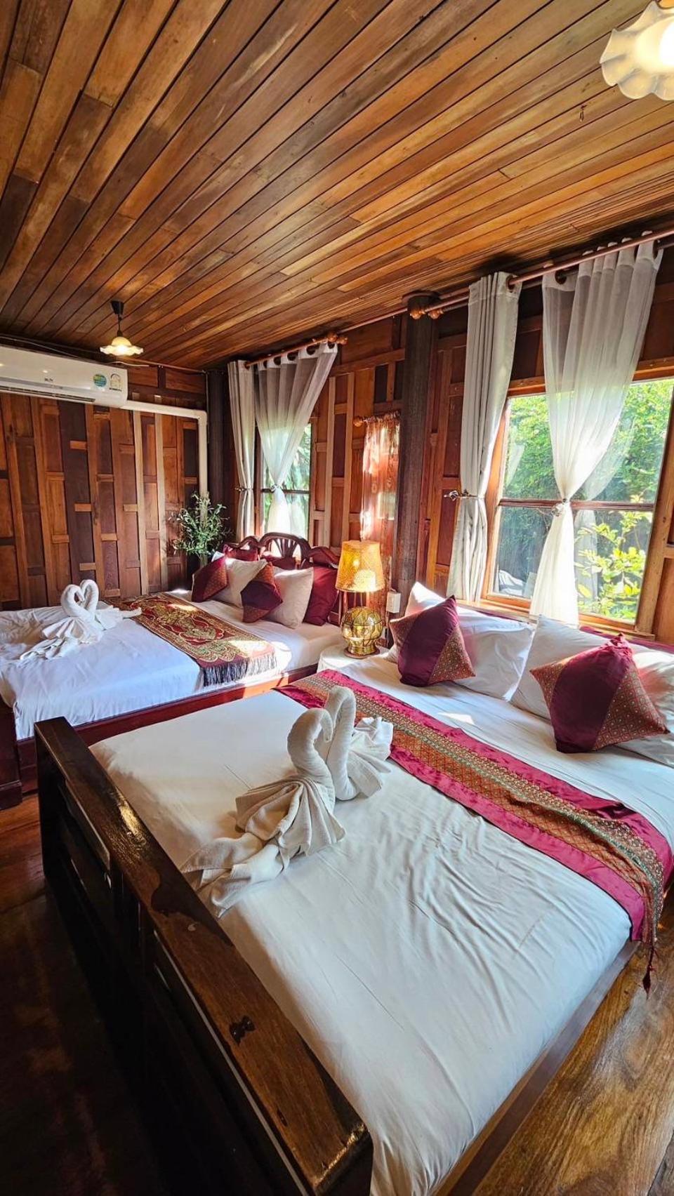 The Antique Riverside Resort Ban Pong  Buitenkant foto